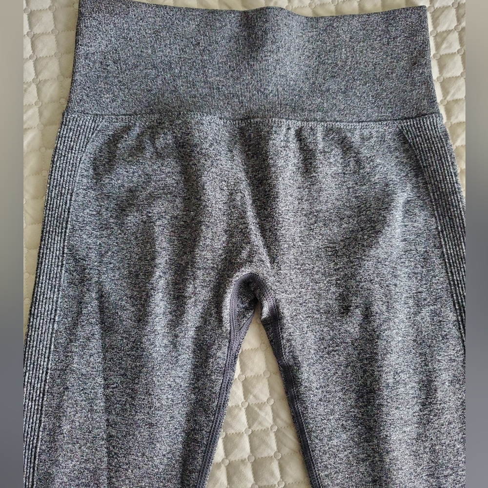 Gray Compression Slimming Leggings Sz M NWOT